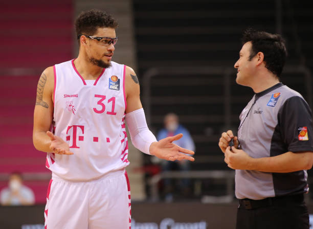 他的一系列 他的一系列