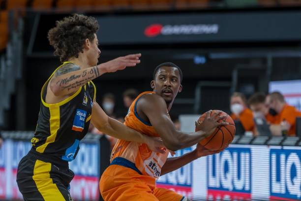 在许多不确 在许多不确